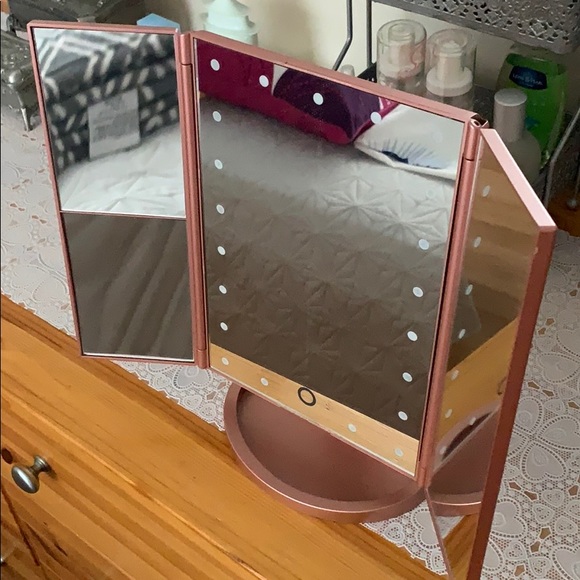 Vanity Mirror - Picture 2 of 4